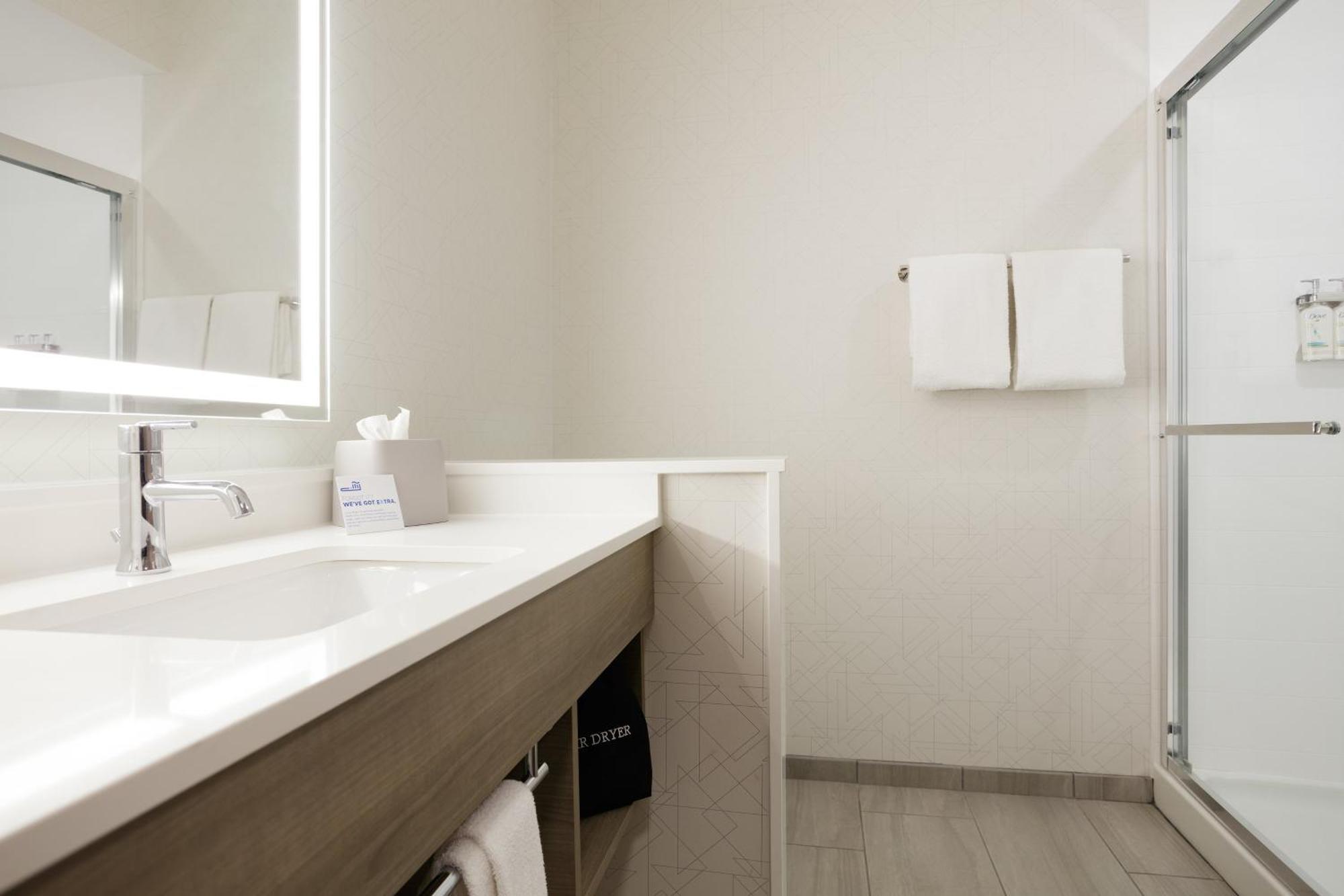 Holiday Inn Express Toledo North By Ihg Eksteriør billede