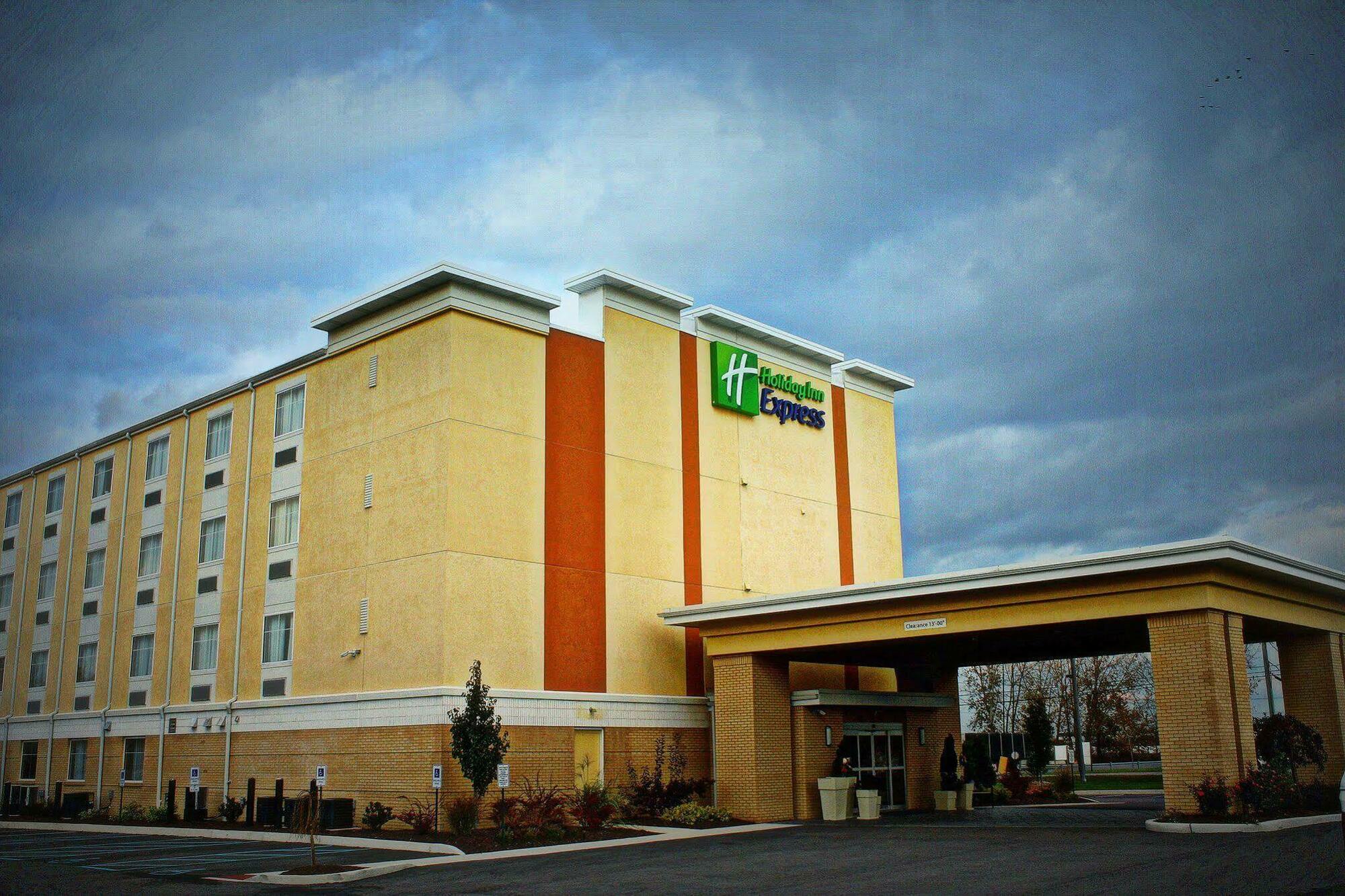 Holiday Inn Express Toledo North By Ihg Eksteriør billede